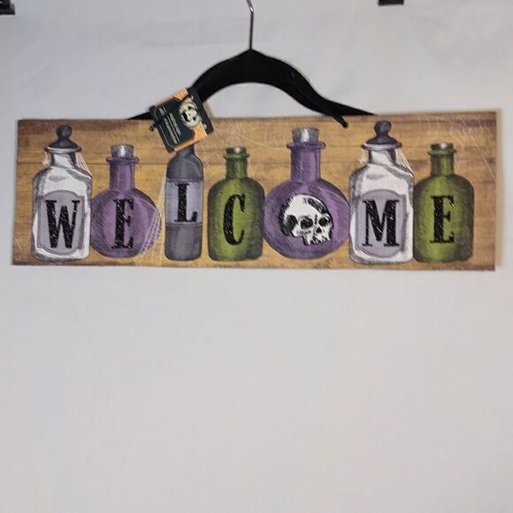 Halloween "Poison Bottle" Welcome Sign - Picture 4 of 4